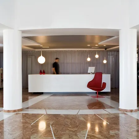 Hotel The Majestic Fira (Santorini)