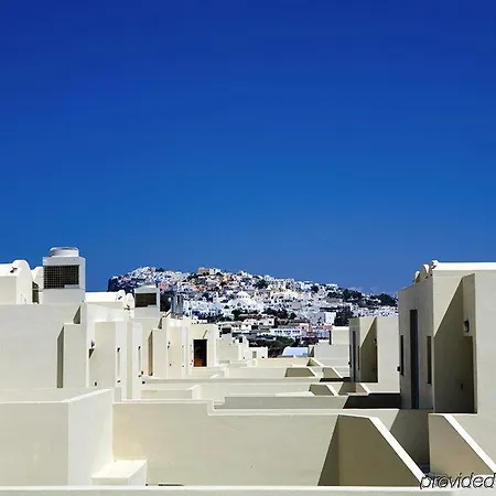 The Majestic 5* Fira (Santorini)